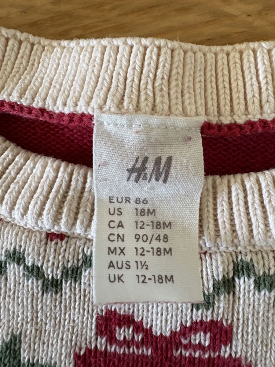 H&M Pulls et sweat-shirts: Kinder Weihnachtspullover (Gr. 86) – D'occasion à Zürich par danreb 2