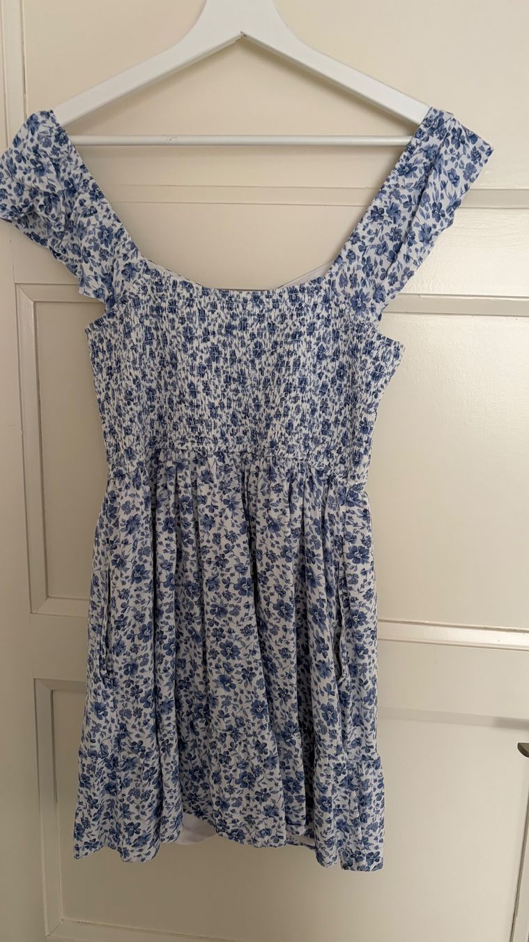 Hollister Vestiti: Hollisterkleid blaue Blümchen – Usato da Wollerau venduto da sid_g2jc 1