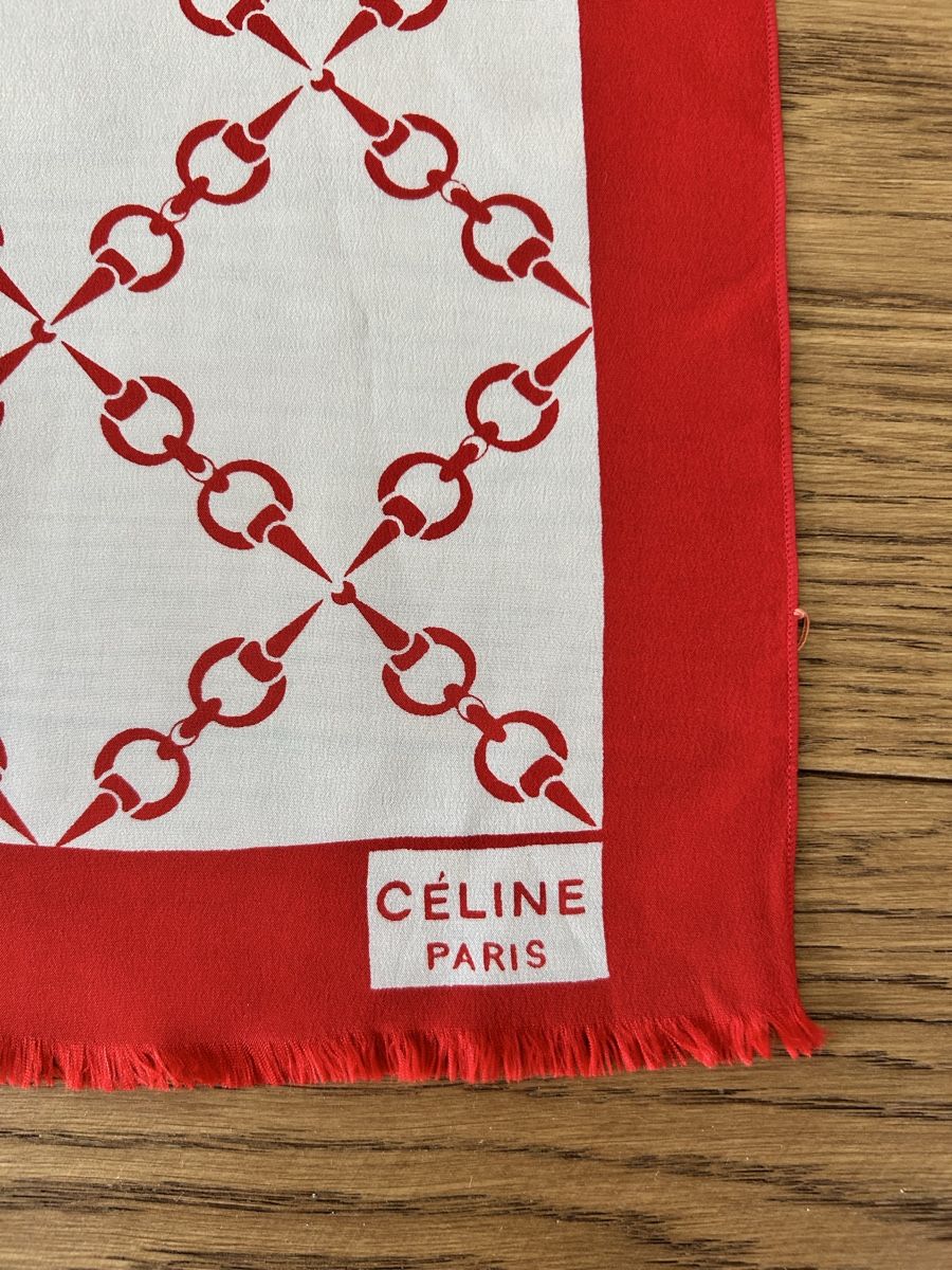 Celine Foulard & Sciarpe: Écharpe en soie Céline vintage  – Usato da Lully VD venduto da Garance040