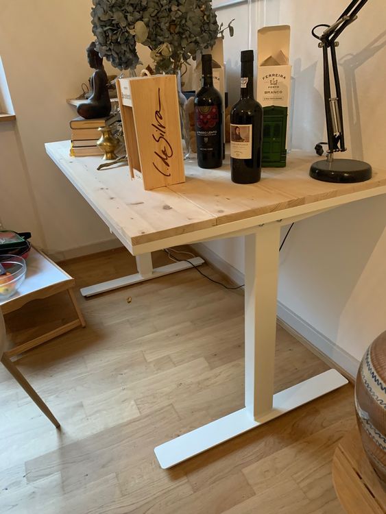 Ikea Skarsta Schreibtisch (Gebraucht) in Zürich für CHF 63 – nur ...