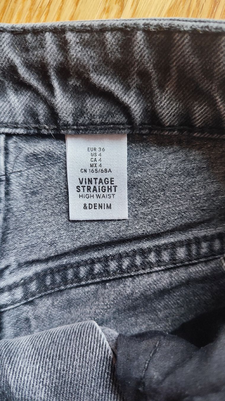 Jeans: Jeans straight high waist Grösse 36 – Gebraucht aus Basel von kopfstand 1