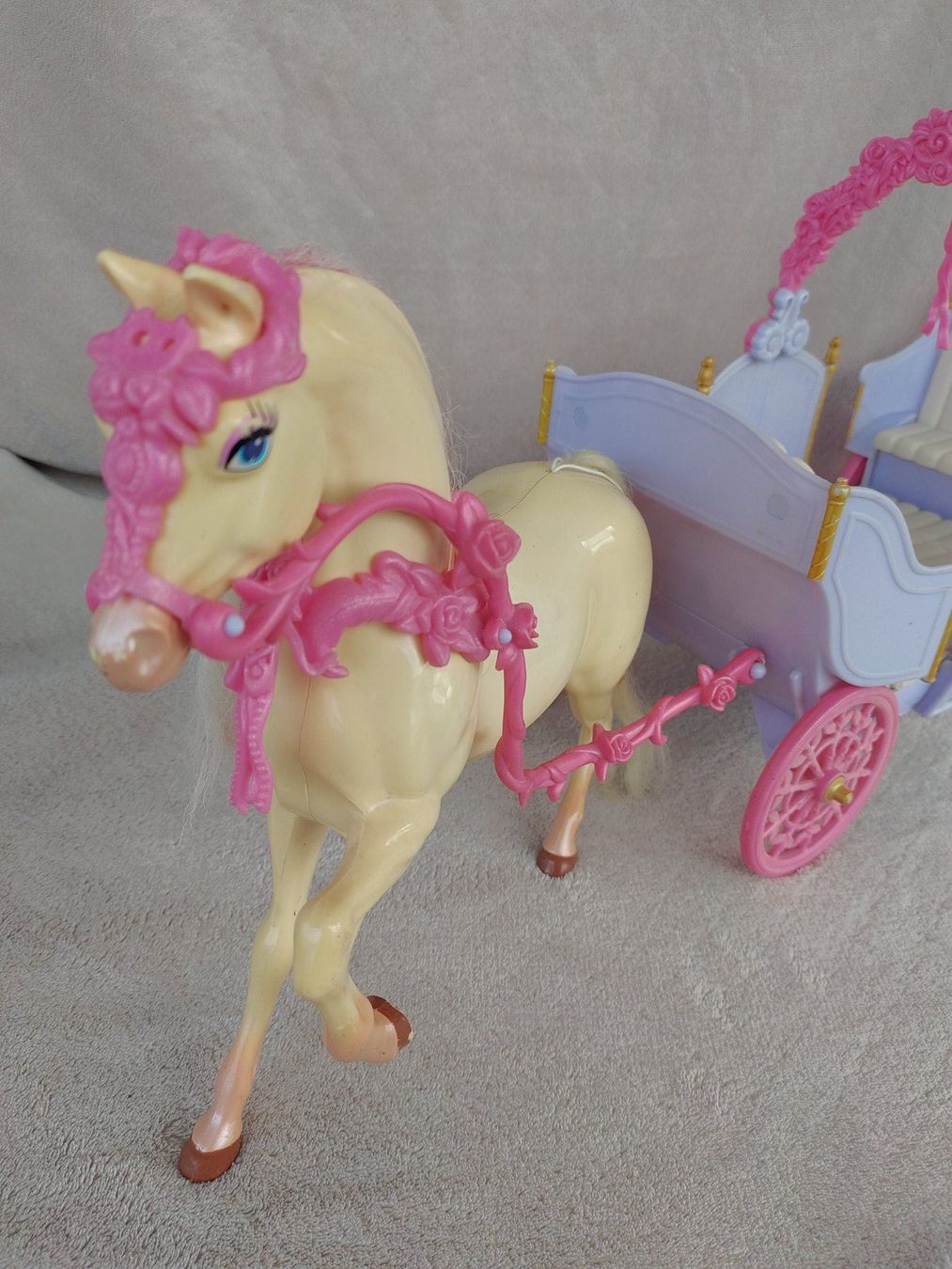 Giocattoli: Kutsche, Pferd und Barbie – Usato da Strengelbach venduto da Phorensic_30 7