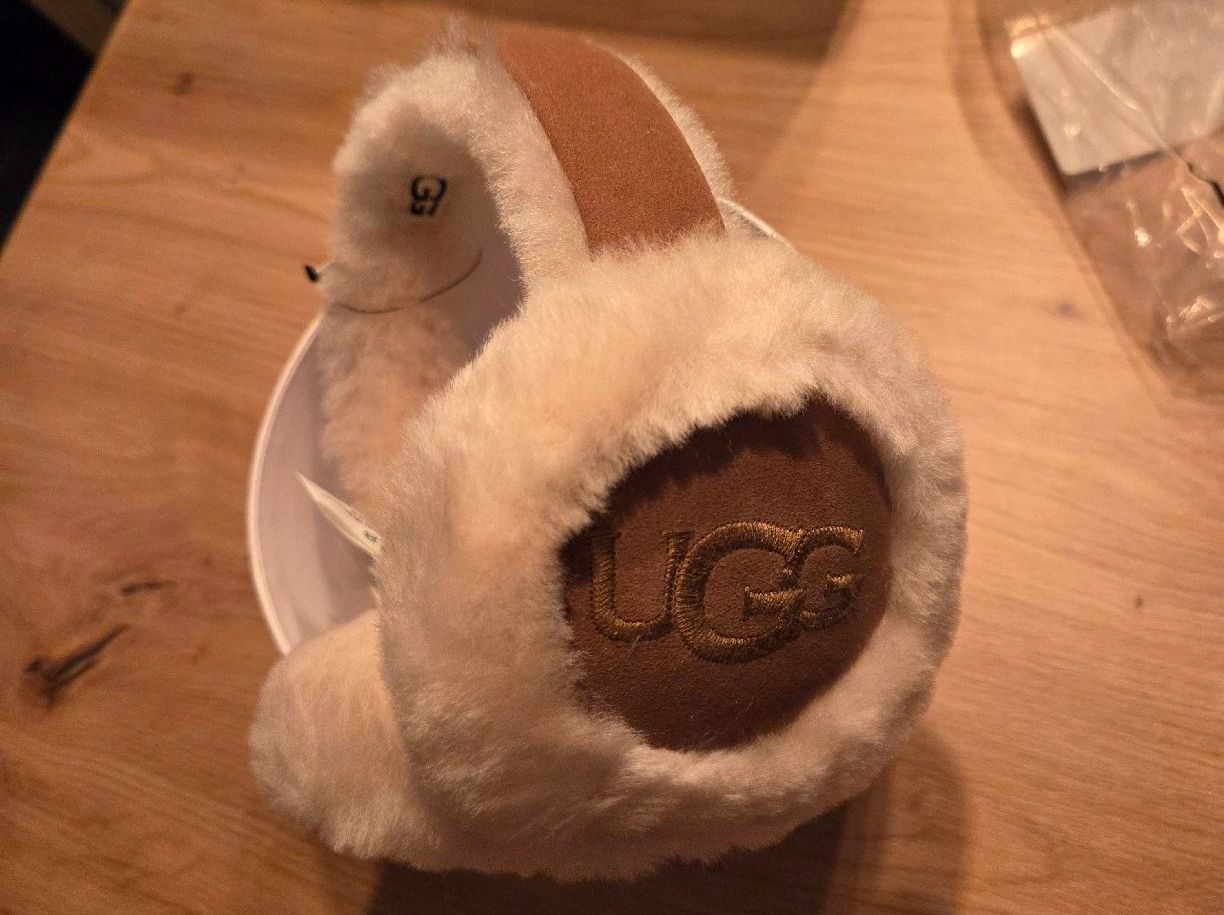 Ugg Copricapi, berretti & cappellini: UGG Cache-Oreilles - Neufs – Nuovo e nell'imballaggio originale da Bulle venduto da FG2808 3
