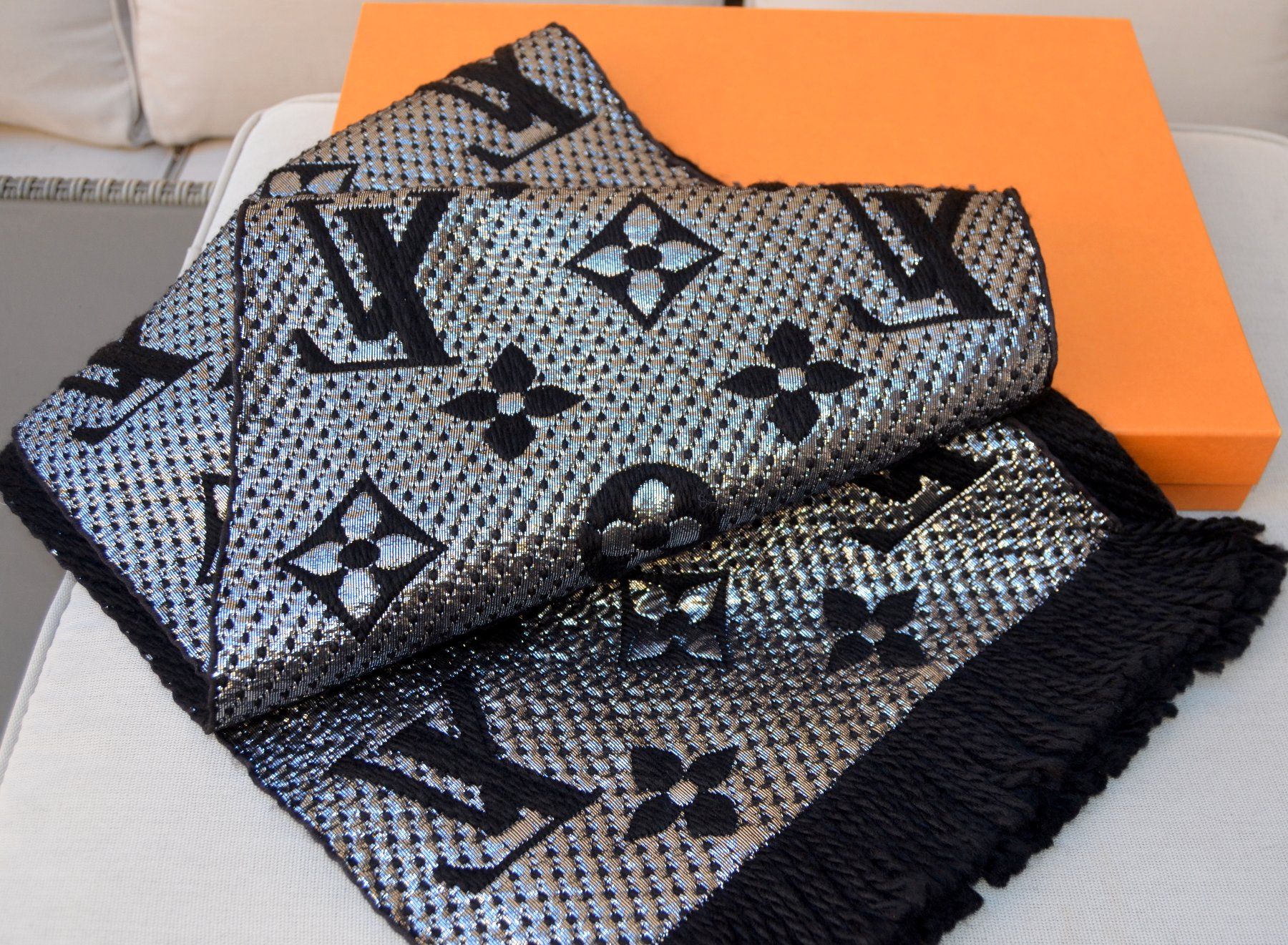 Louis Vuitton Foulards & écharpes: Louis Vuitton Schal / écharpe – D'occasion à Collonges par Auganien 2