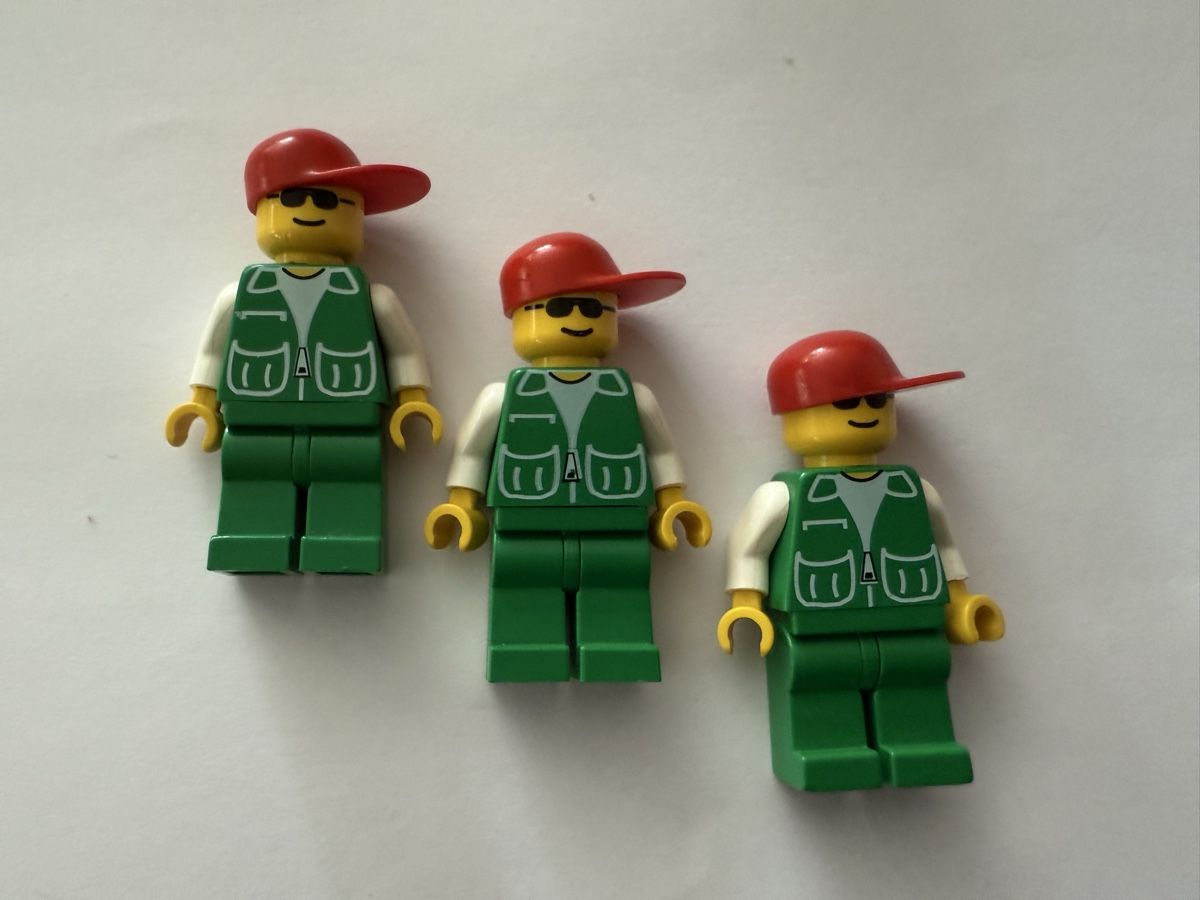 Lego Spielzeuge: 3 LEGO Figuren Bauarbeiter – Gebraucht aus Rheinfelden von zim_2hqc 1