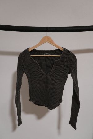 Damen Longsleeve dunkel – V-Ausschnitt