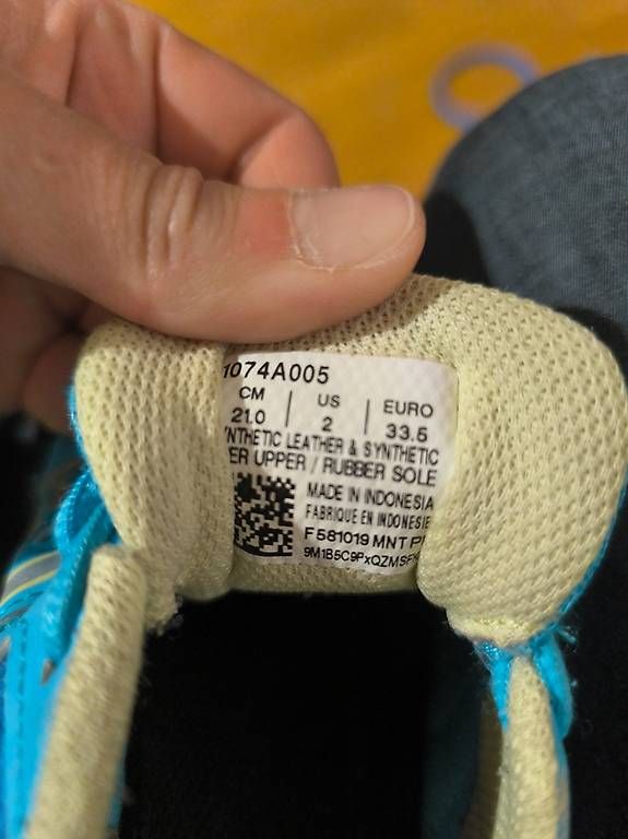Asics Chaussures hommes: Baskets asics 33.5 – D'occasion à Lausanne par gri_25tp 1