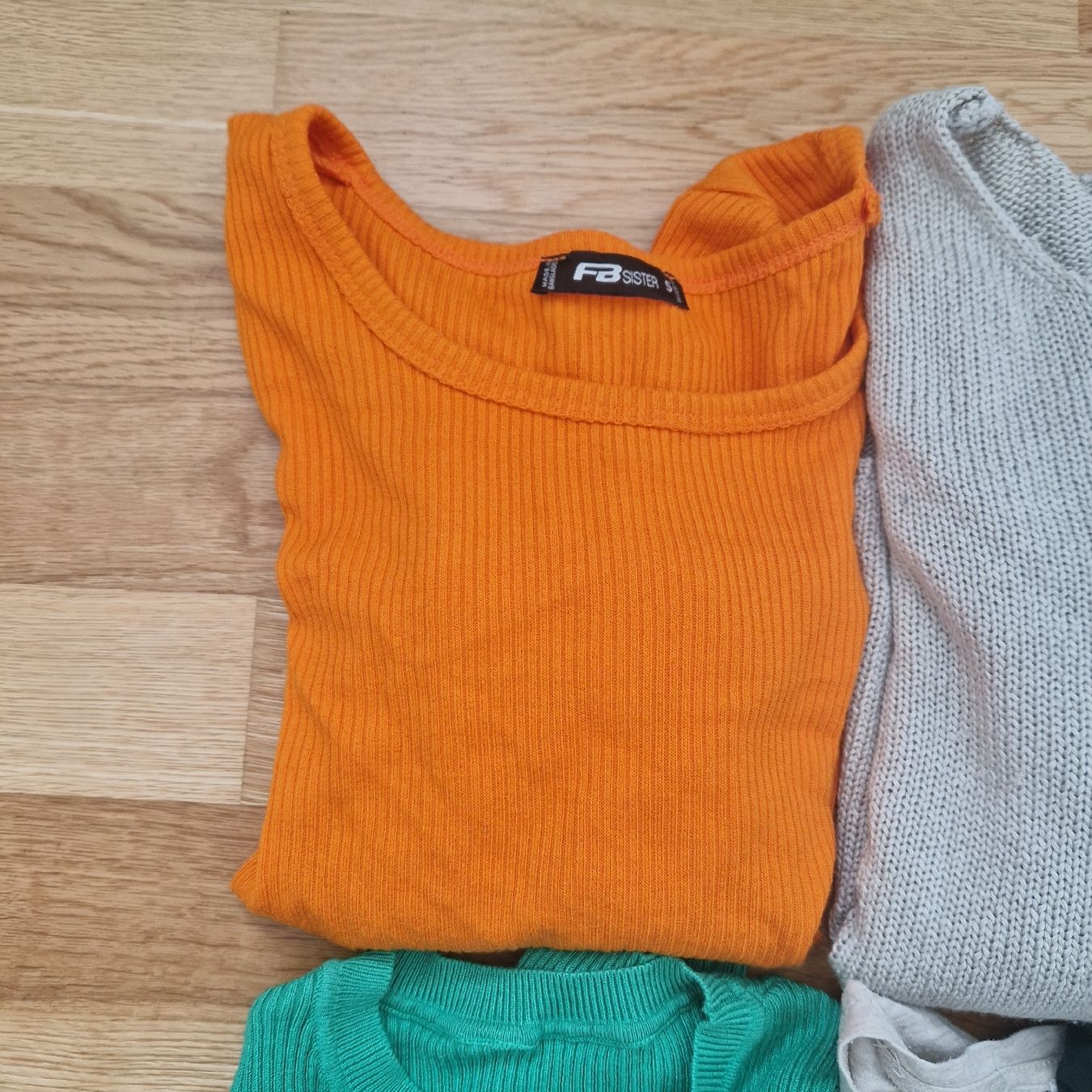 Lotti di vestiti: Kleiderpaket Gr. S Langarm T-shirt – Usato da Frenkendorf venduto da gca_d2qp 1