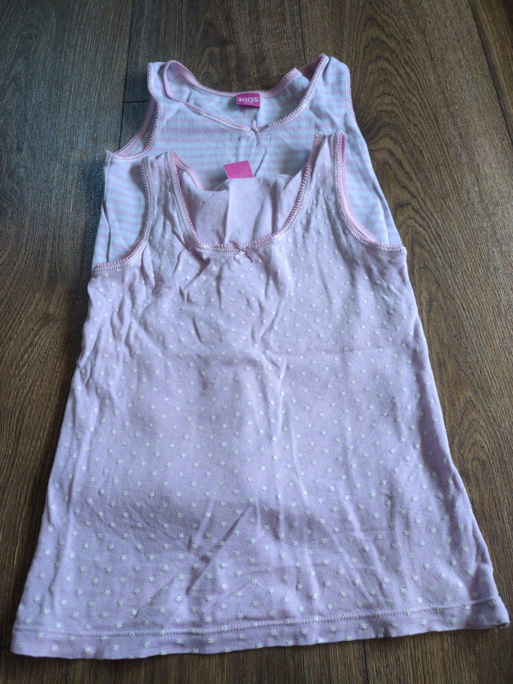 Migros Camicette, T-shirt & Top: 2 Unterhemd Top Mädchen 122/128 – Usato da Fankhaus (Trub) venduto da sun_7677