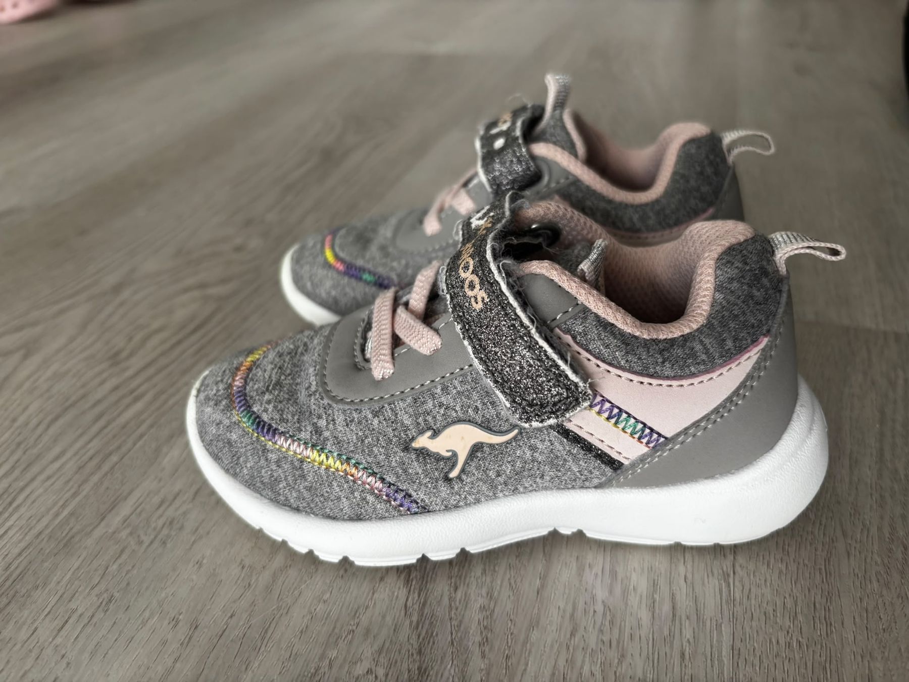 Scarpe per ragazzi: Kindersneaker Gr. 24 – Usato da Hochfelden venduto da rub_rnw5