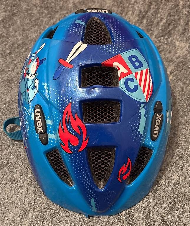 Caschi: Casco UVEX per bambino  – Usato da Bellinzona venduto da Cat_e_t