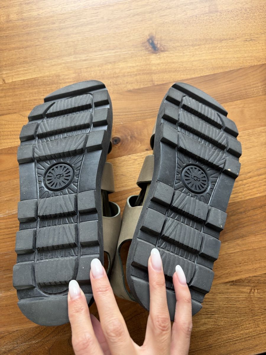 Geox Scarpe da donna: UGG Sandalen, Gr. 38 – Nuovo (secondo la descrizione) da Zürich venduto da Giulia033 1