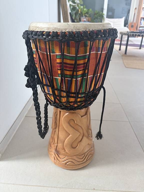 Strumenti musicali: Afro Trommel Djembe D. 26cm – Usato da Schönenbuch venduto da Lacanoa