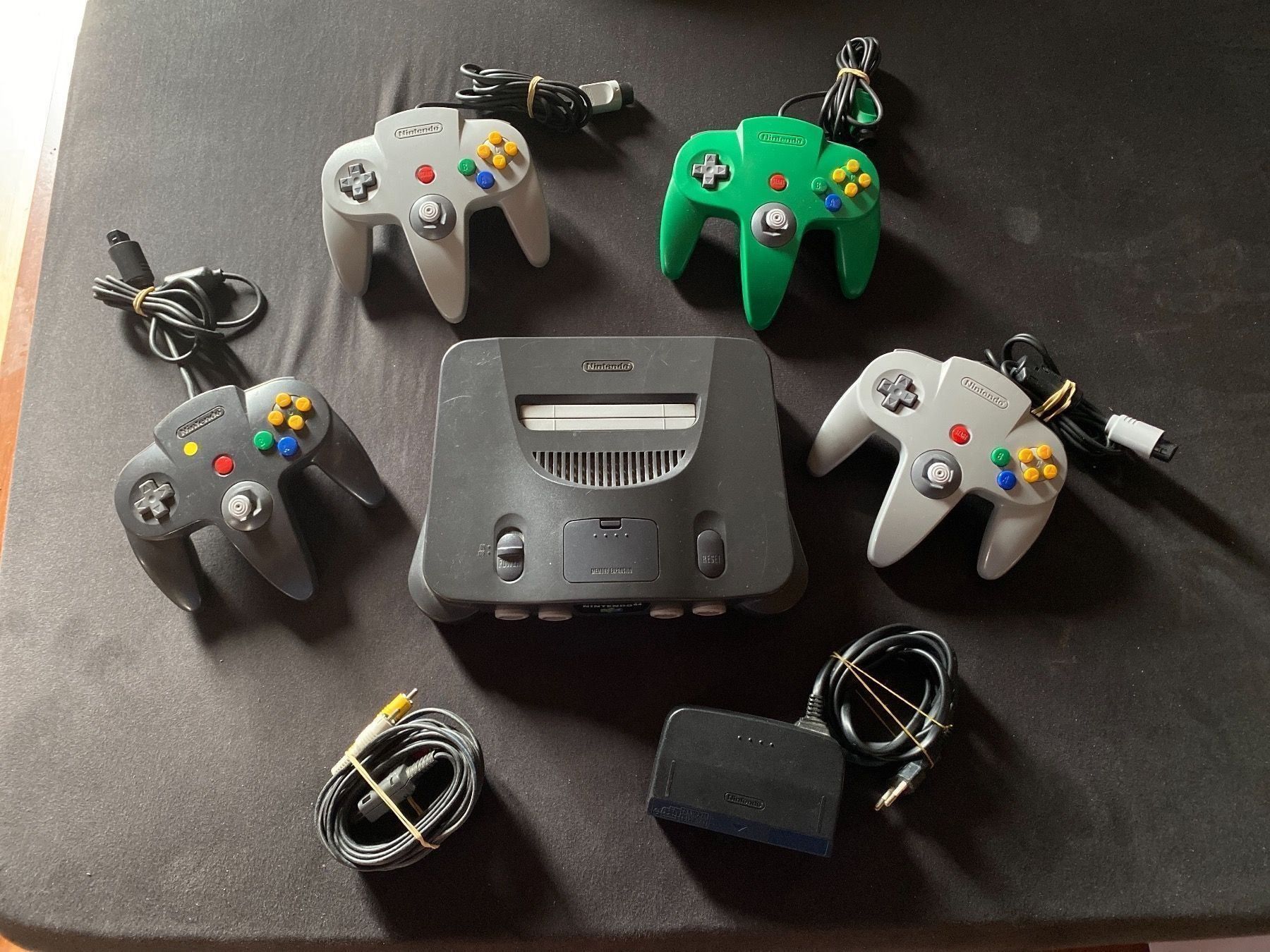 Nintendo Console: Console N64 + 4 manettes + Mario Kart + – Usato da Lausanne venduto da sauvezretrogames 1