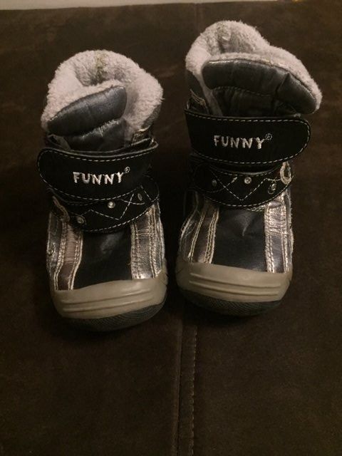 Chaussures filles: Tex Winterstiefel Grösse 24 – D'occasion à Emmen par Aribini