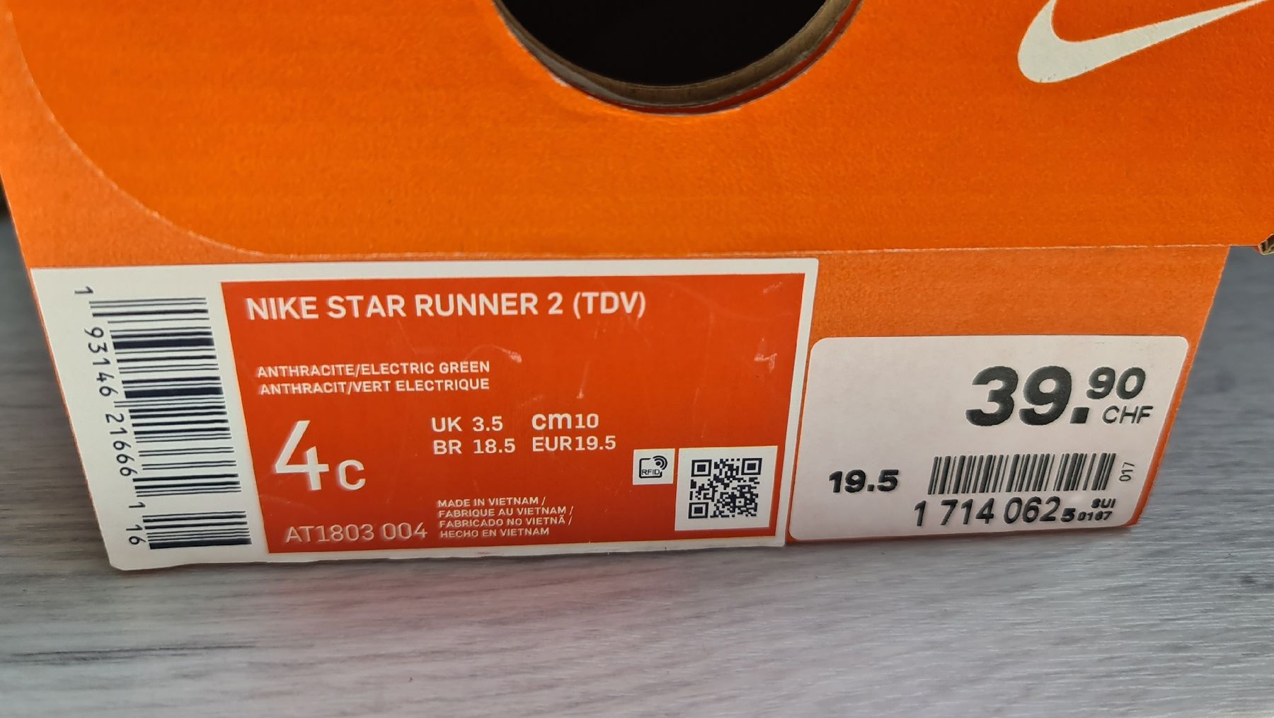 Nike Scarpe per ragazzi: Nike Schuhe Gr. 19.5, originalverpackt – Usato da Zufikon venduto da Dadulka79 2