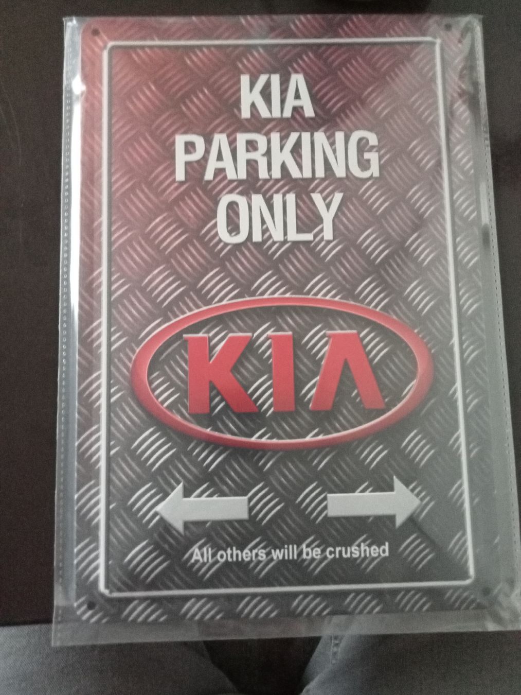 Insegne: Blechschild-KIA-PARKING ONLY – Nuovo e nell'imballaggio originale da Rupperswil venduto da big-one-sale