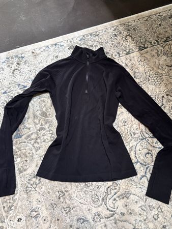 Black H&M Move 1/2 Zip Top Size XS used