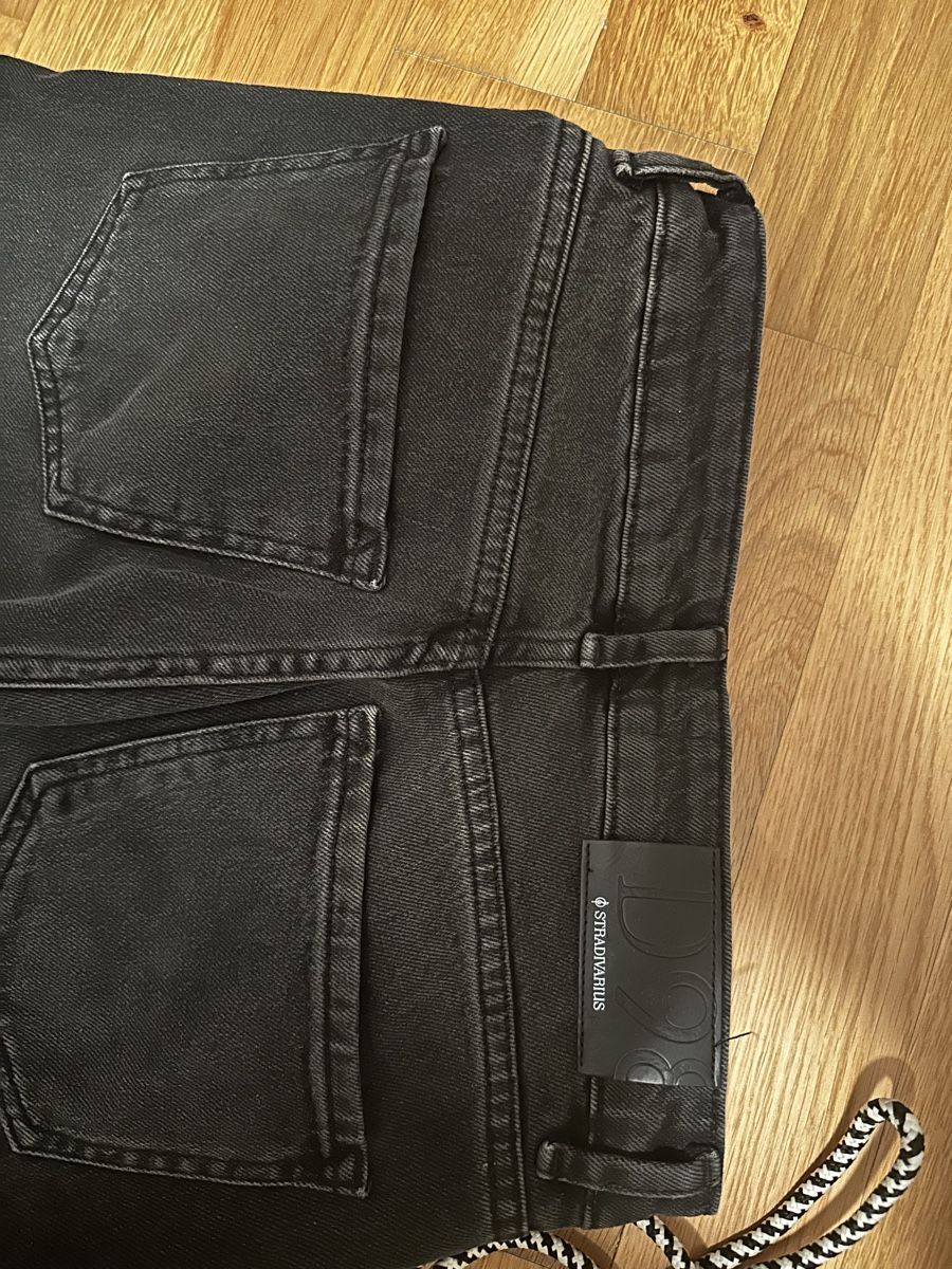 Stradivarius Jeans: Jeans noir D98 – Nuovo (secondo la descrizione) da Bulle venduto da Miriammf_6 1