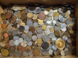 Grosse Sammlung mit 4.6 Kg. Münzen aus aller Welt