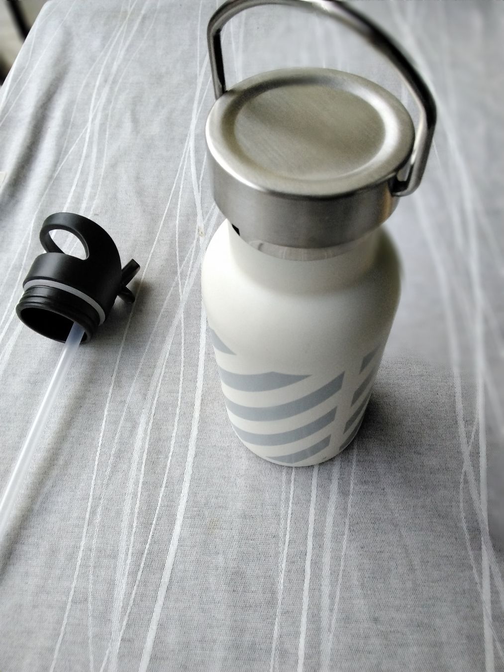 Trinkflaschen & Thermosflaschen: KLEINE TRINKFLASCHE NEU – Neu (gemäss Beschreibung) aus Biel/Bienne von dasi3 2