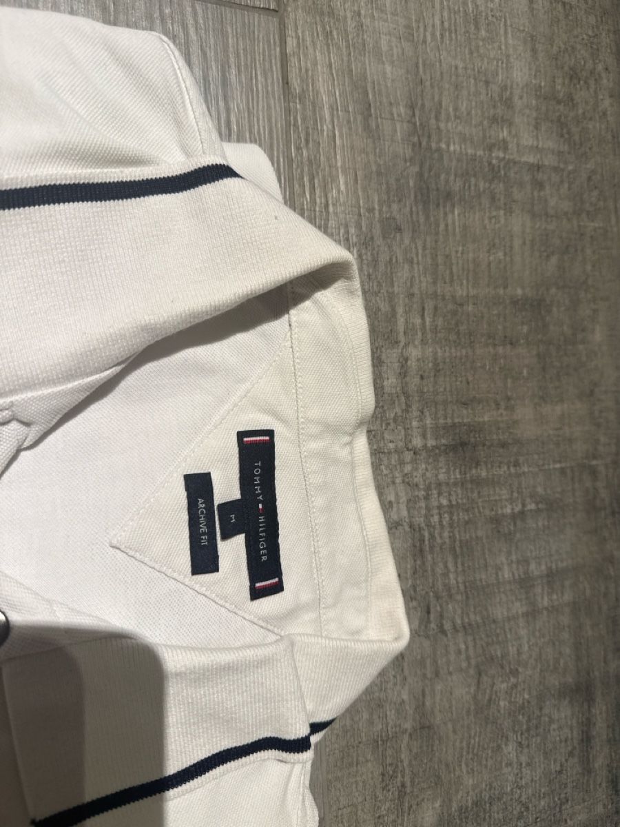 Tommy Hilfiger Chemises, T-shirts & Polos: 2 polos  – D'occasion à Tramelan par mar_xrj7 1