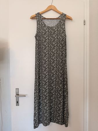 Damen Kleid Grösse M neu mit Etikett 