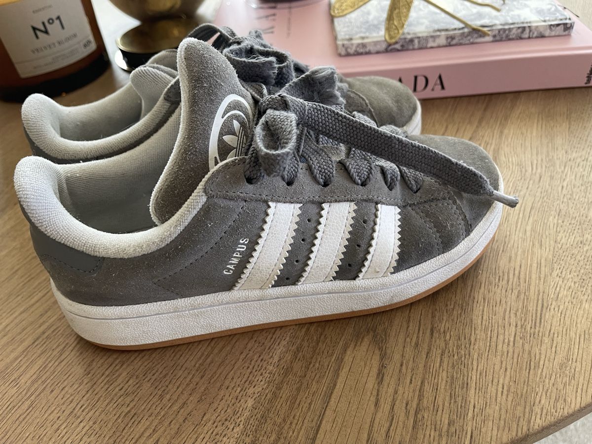 Adidas Schuhe für Jungen: Adidas Kinder Schuhe GR.34 – Gebraucht aus Inwil von 0107MI 1