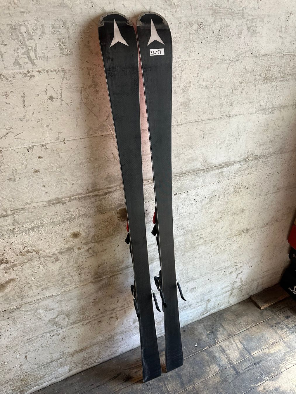 Atomic Skis: Atomic Redster S9 Ski 165CM – D'occasion à Emmenbrücke par karkarkar 4