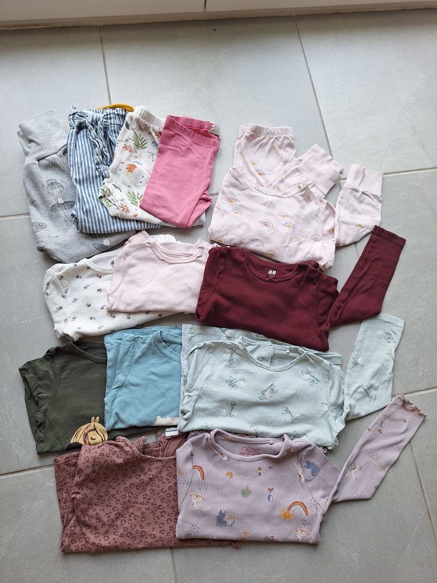 Lotti & Set di vestiti: Kinderkleider Set Grösse 98 wie neu – Usato da Pfäffikon ZH venduto da Salibandy 1