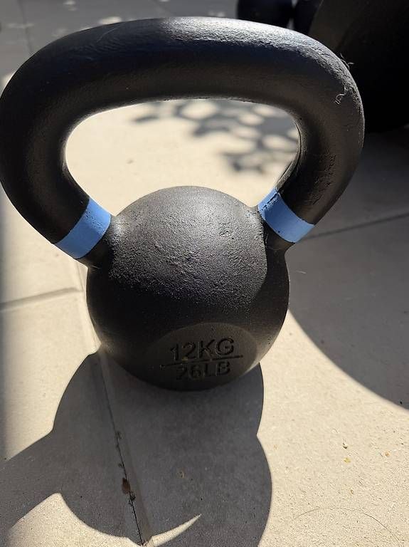 Poids & Haltères: Kettlebell 12kg – D'occasion à Wilen b. Wil par Valerx
