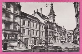 Lausanne Place de la Palud et Hôtel de Ville