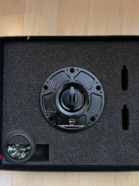 Alle Motorradersatzteile: Ducati Performance Tankdeckel  TWM – Gebraucht aus Balgach von pll_lr88