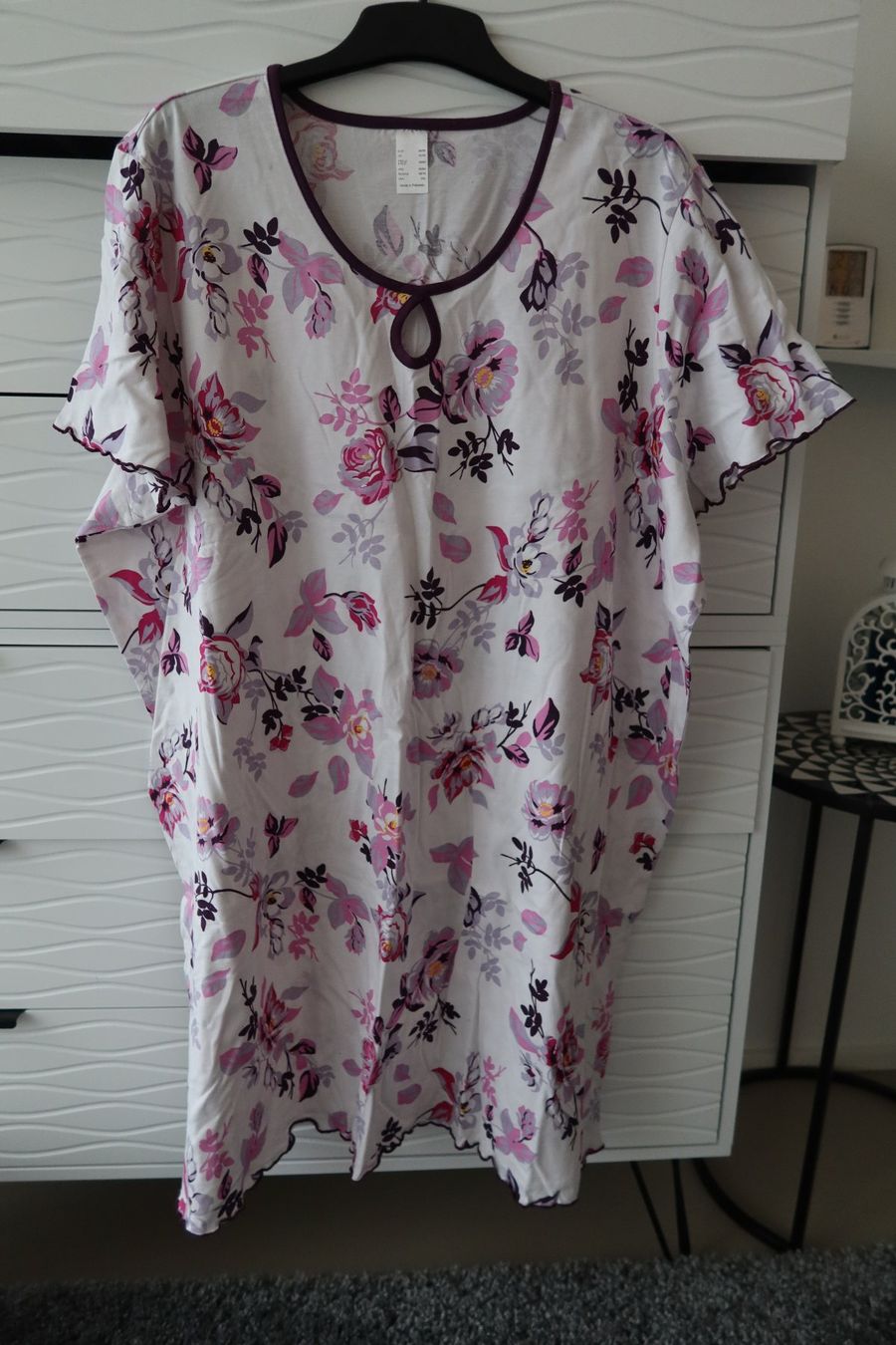 Negligees & Pigiami: Damennachthemd Grösse 56/58, 100% Baumwolle - NEU – Nuovo e nell'imballaggio originale da Zürich venduto da Piki7
