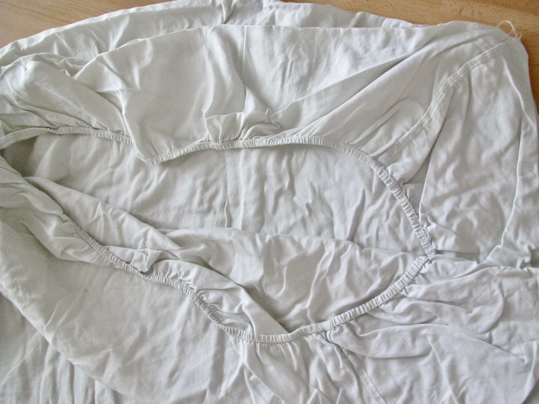 Bettwäsche: DRAP HOUSSE EN COTON – Gebraucht aus Murten von Selliot 1