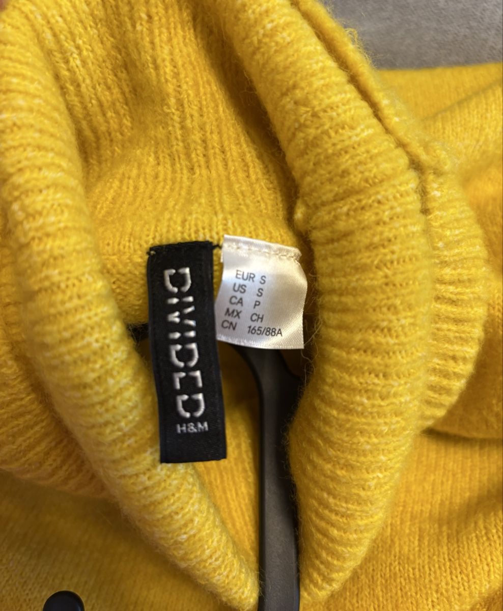 H&M Top: H&M high-neck top, size S. – Usato da Peseux venduto da Meea97 1