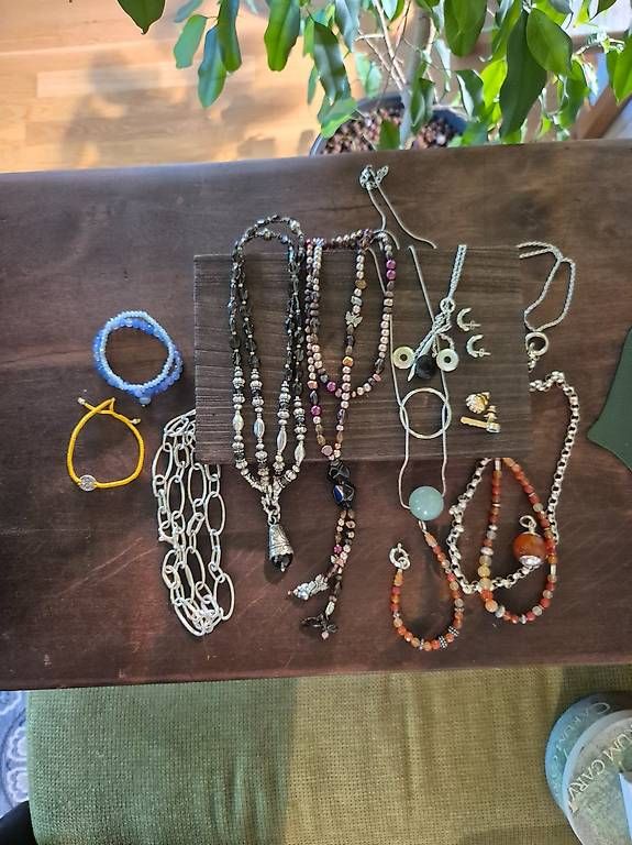 Sonstiger Schmuck: Verschienener Schmuck – Gebraucht aus Rafz von DaSchi