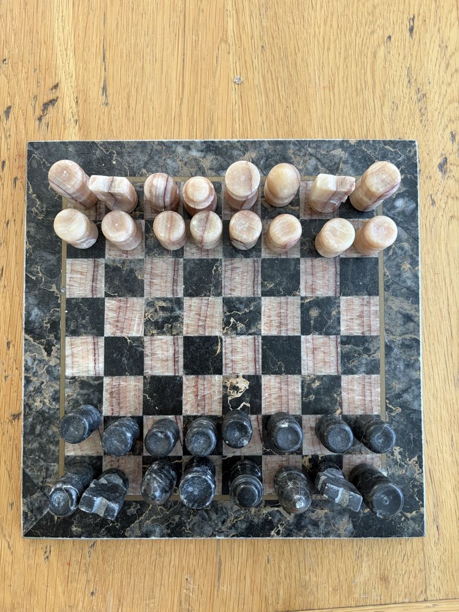 Giochi: Jeu d’échecs en marbre ou onyx – Usato da Echallens venduto da JAR69