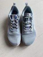 Sneaker Reebok in Gr. 39, in sehr gutem, sauberem Zustand