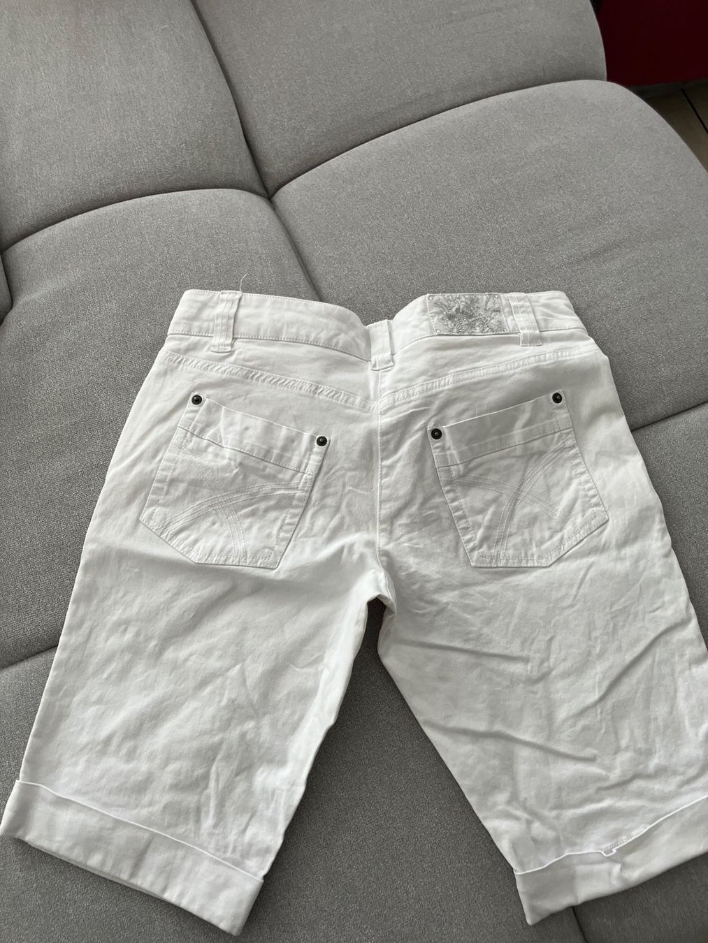Pantaloni: Bermuda d'été blanc, M-L , parfait! – Usato da Bex venduto da man_6gxz 1