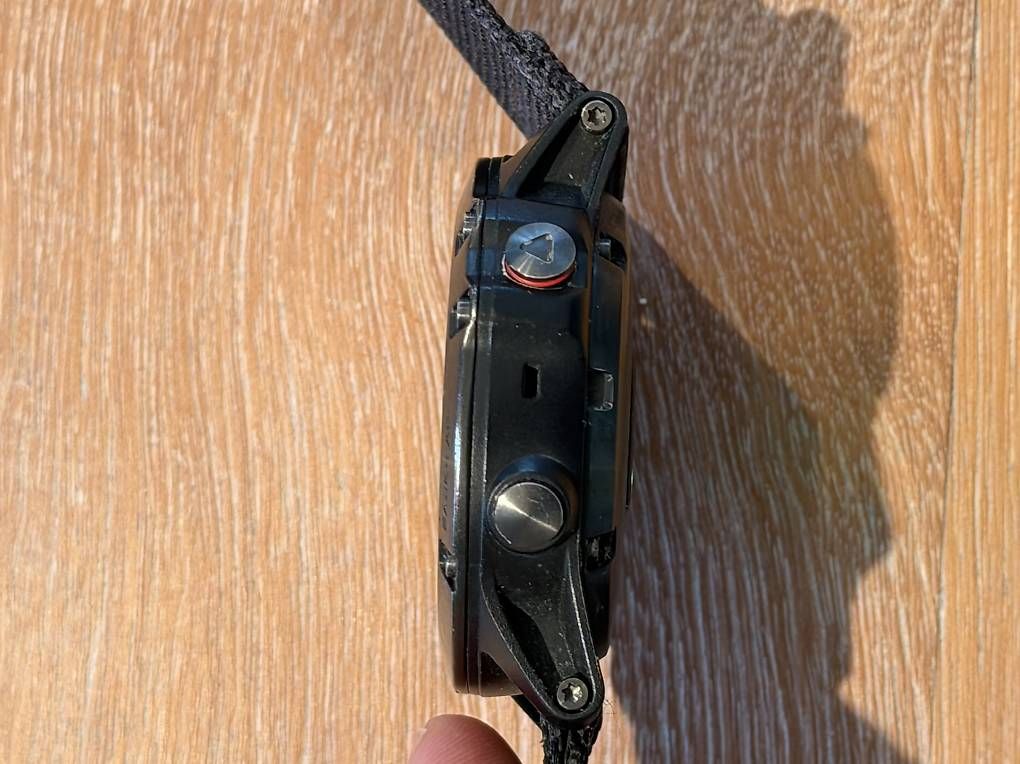 Garmin Smartwatch: Garmin Fenix 5X mit Saphirglas – D'occasion à Esslingen par jabbawock 3