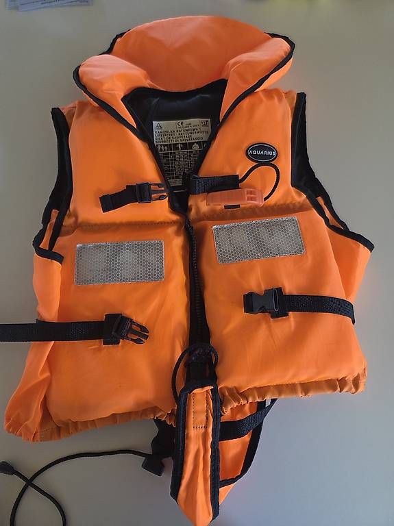 Giubbotti di salvataggio: Schwimmweste 15-30kg – Usato da Richterswil venduto da Cputoaster