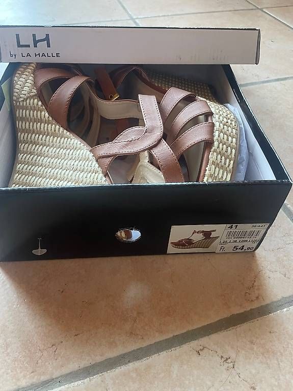 Damenschuhe: Sandales brunes avec semelles compensées taille 41 – Neu und originalverpackt aus Orny von man_r5s9 3