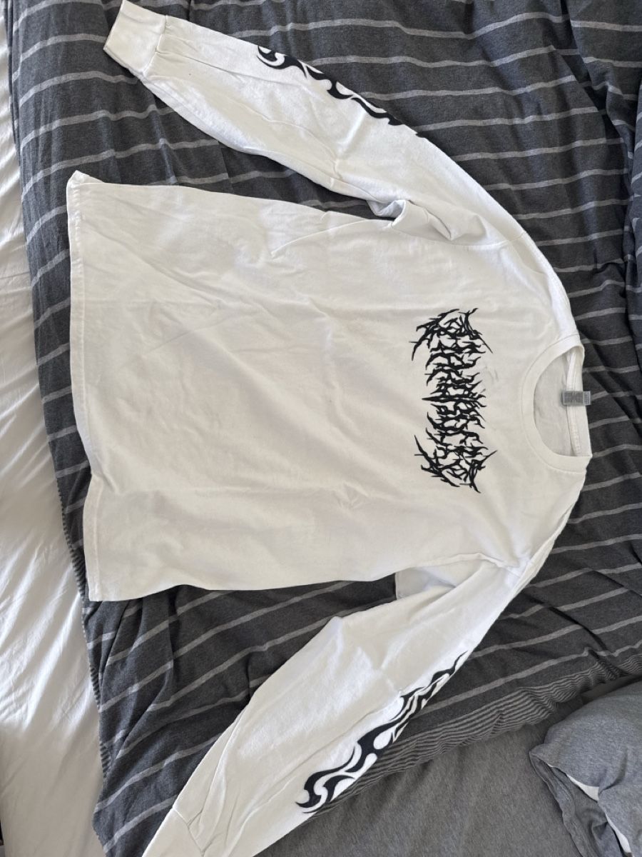 T-shirt: Exodus long sleeve T  – Usato da Aesch BL venduto da ida_x65l