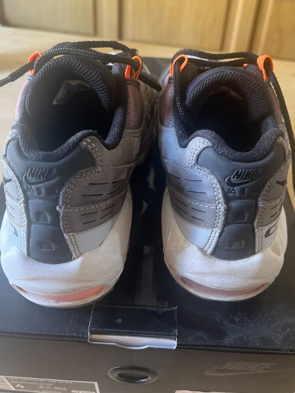 Scarpe per ragazzi: Nike Air Max 95, gr 36, mit Originalbox – Usato da wald zh venduto da soniq 2