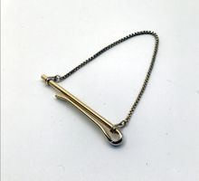 Krawattennadel mit Kette gold- und silberfarben gebraucht