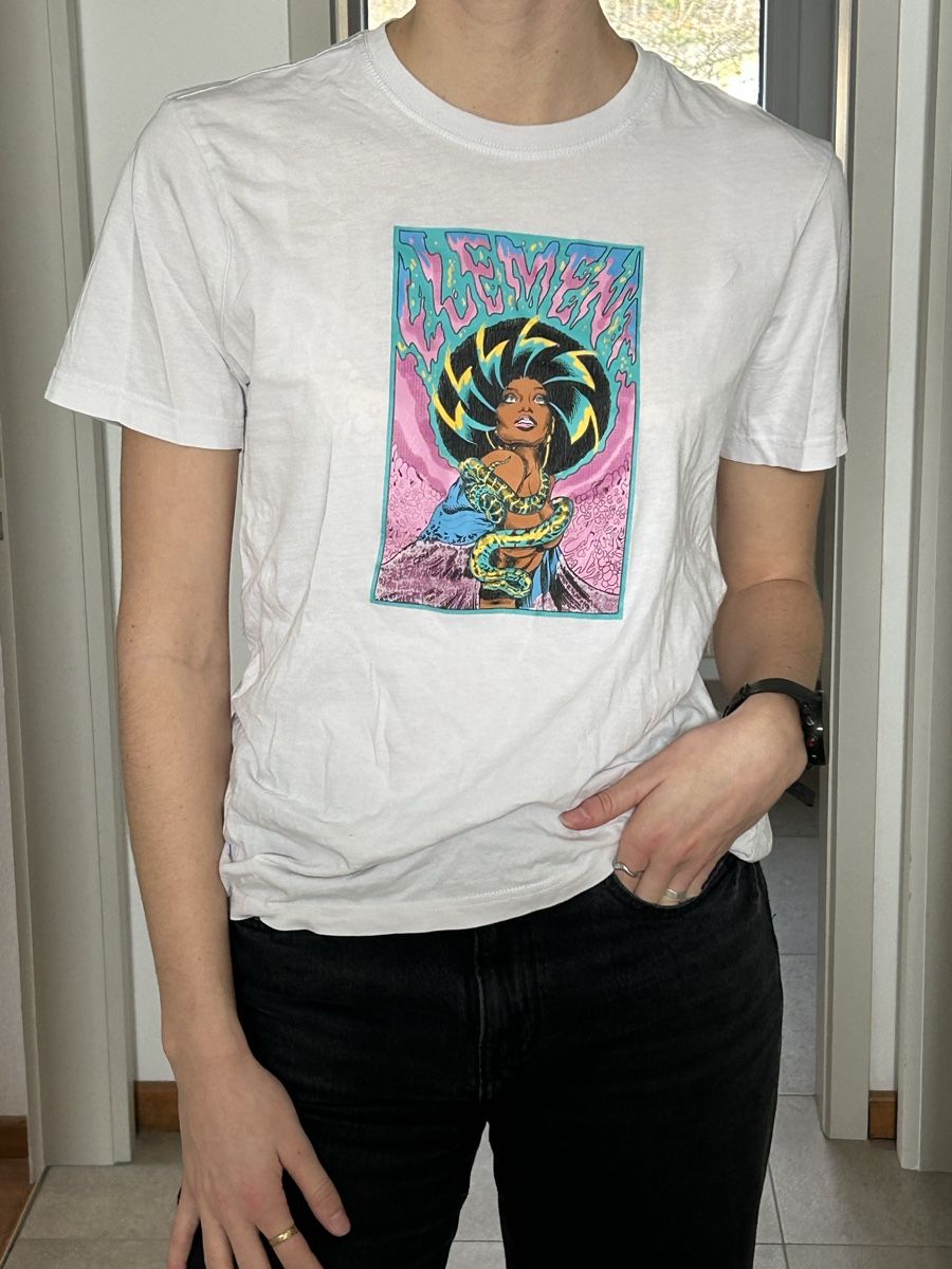 T-Shirts: T-shirt femme – Gebraucht aus Muntelier von cel_5syj