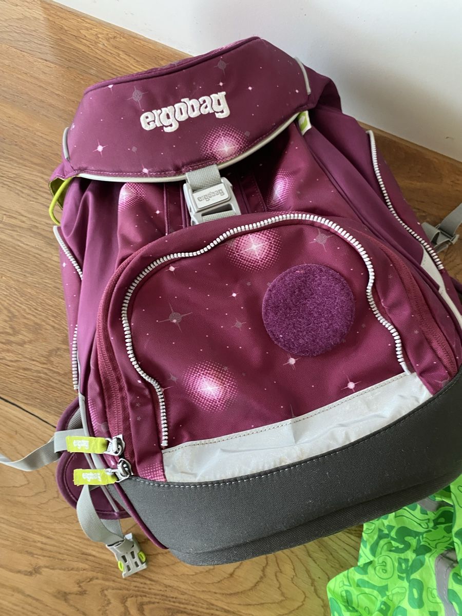 Ergobag Borse & Zaini: Ergobag Cubo Schulrucksack mit Regenschutz – Usato da Tafers venduto da Doti 1
