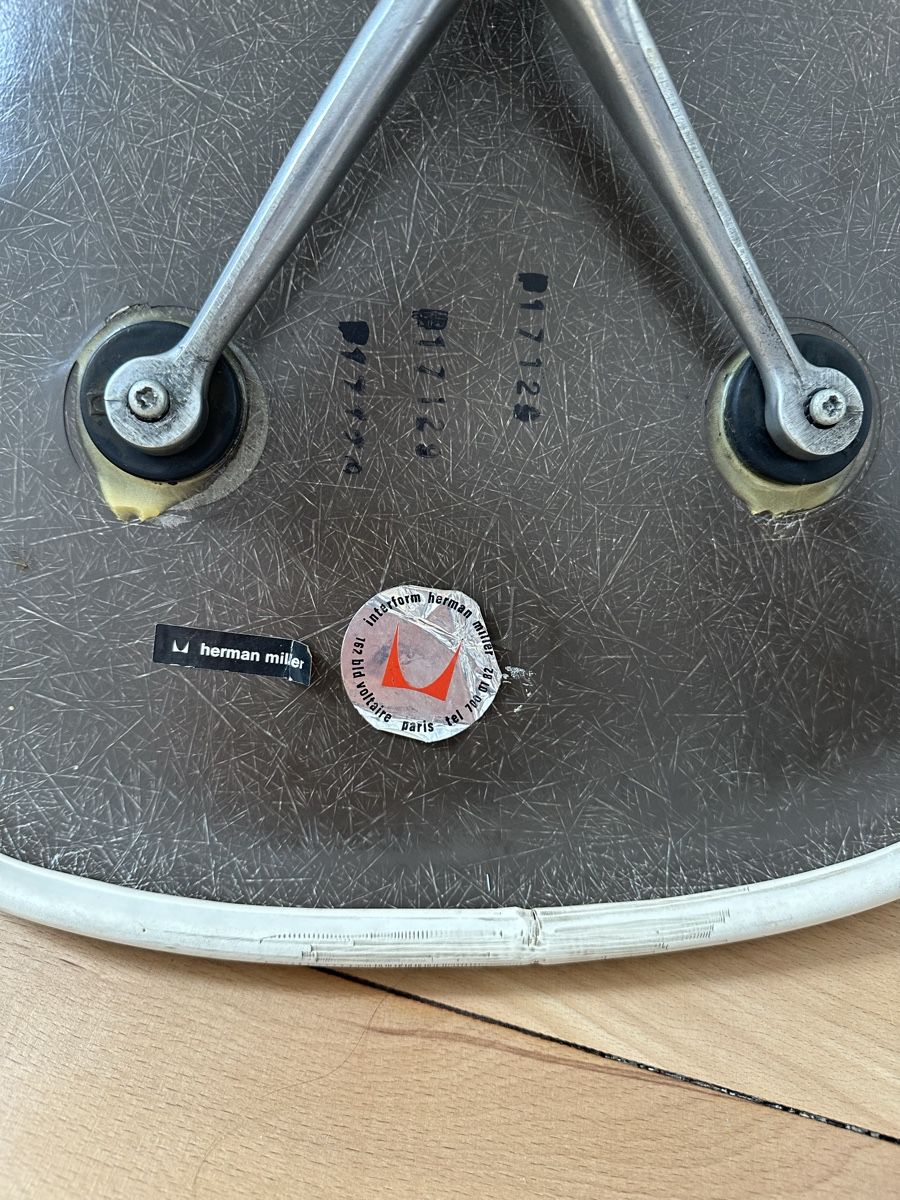 Eames Sedie: Chaise Eames édition Herman Miller – Usato da Genève venduto da jchrmnhnr 5
