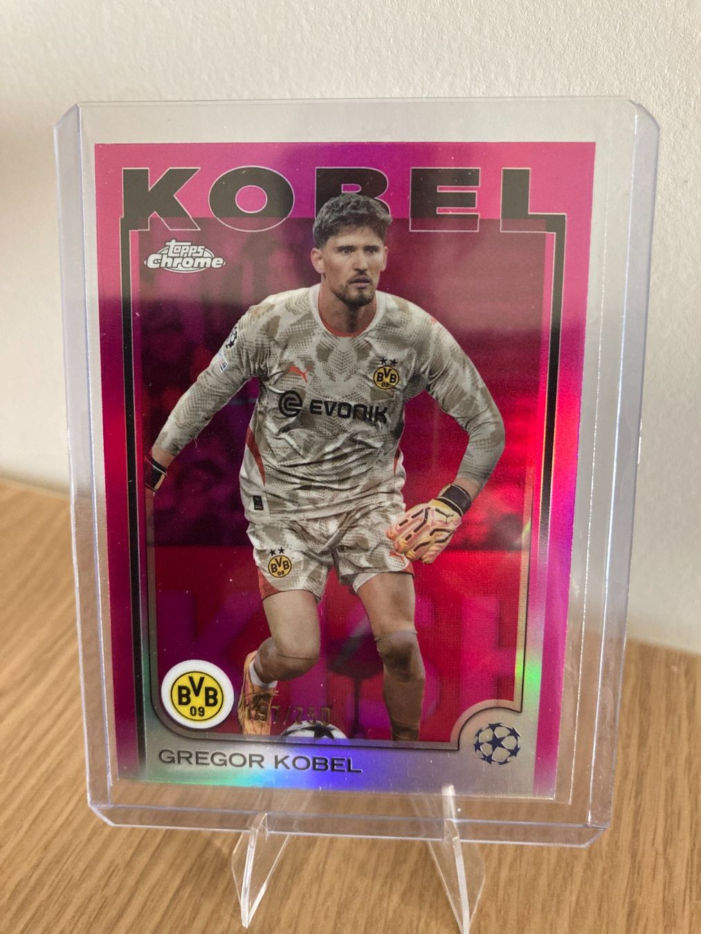 Topps Carte collezionabili: Topps Chrome UEFA 2024-25 - Gregor Kobel /250 – Usato da La Tour-de-Peilz venduto da Tyalos_Cards